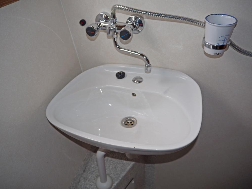 Aft cabin, Accommodation